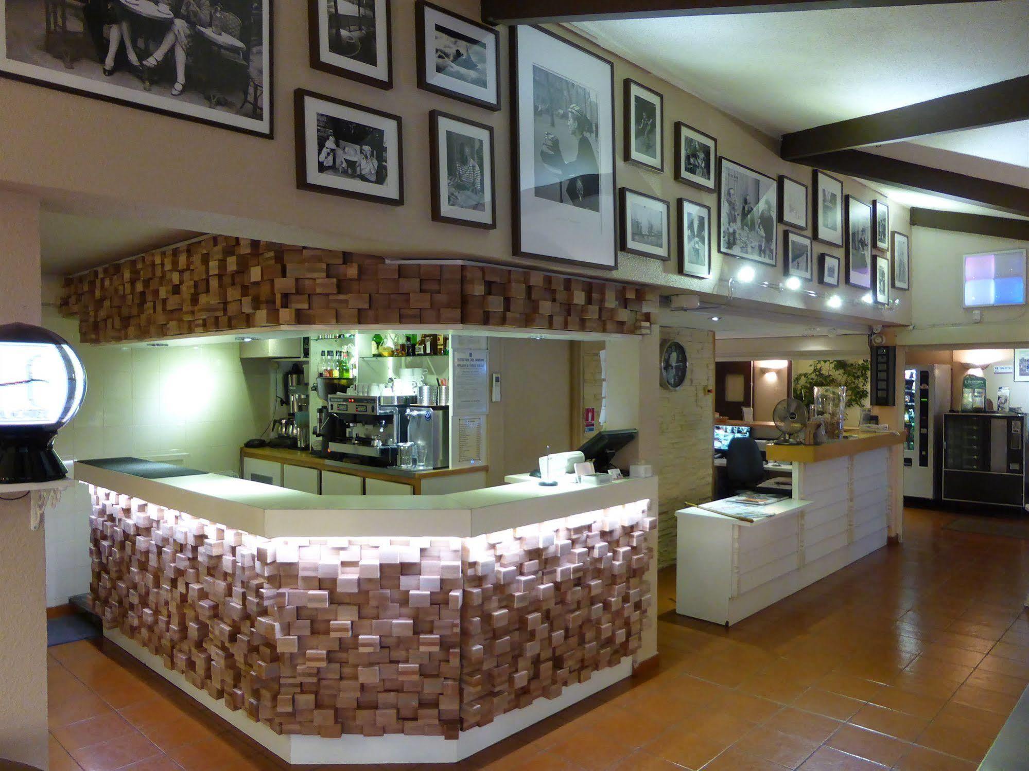 Hotel & Restaurant Heliotel Montferrier-sur-Lez Екстер'єр фото